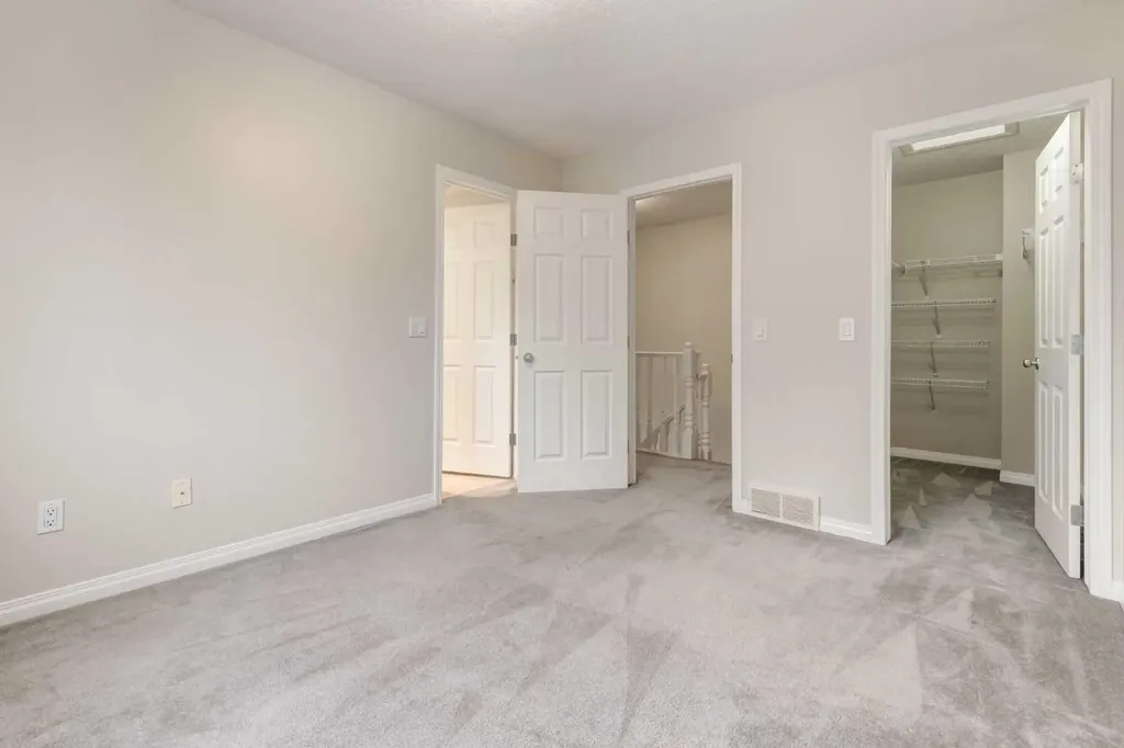 6202 Bowness Road NW Calgary AB T3B 0E3