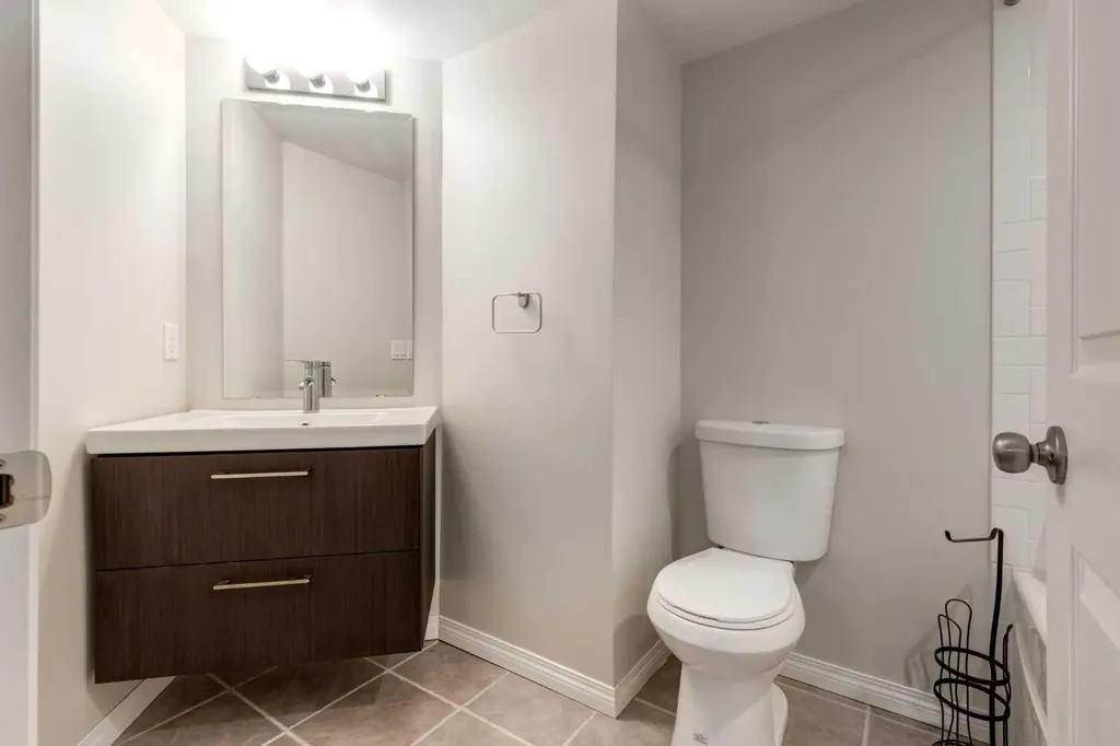 6202 Bowness Road NW Calgary AB T3B 0E3
