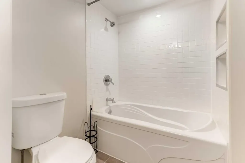 6202 Bowness Road NW Calgary AB T3B 0E3