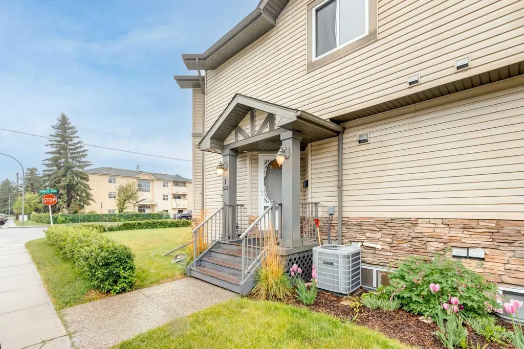 6202 Bowness Road NW Calgary AB T3B 0E3