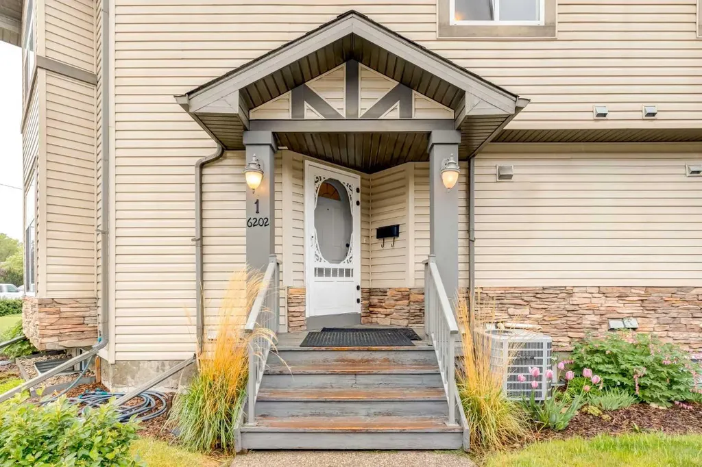 6202 Bowness Road NW Calgary AB T3B 0E3
