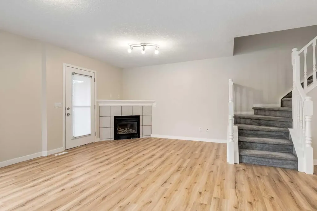 6202 Bowness Road NW Calgary AB T3B 0E3