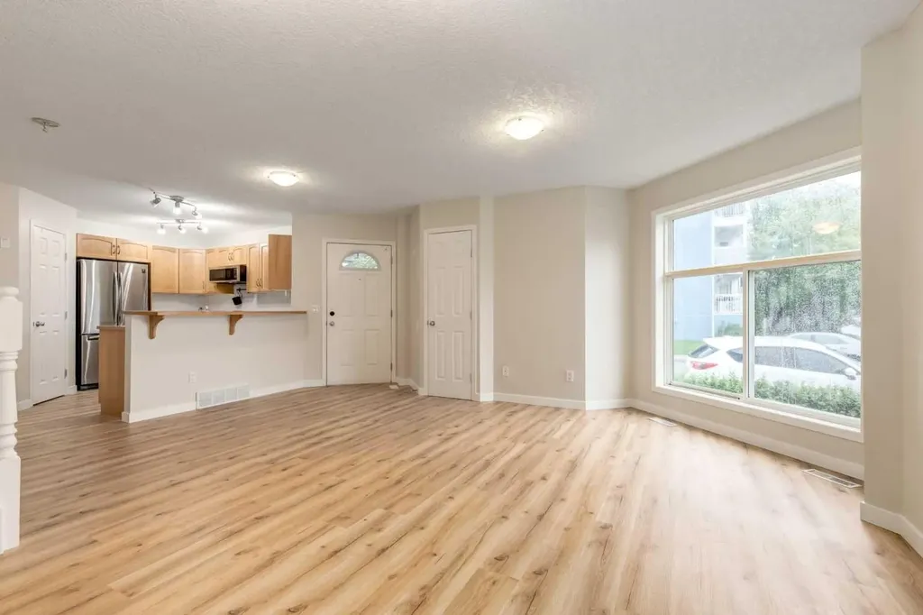 6202 Bowness Road NW Calgary AB T3B 0E3