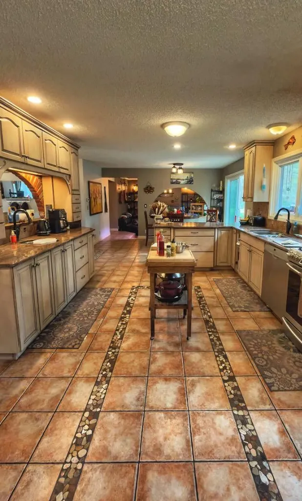 94 Redwood Meadows Drive Rural Rocky View County AB T3Z 1A3
