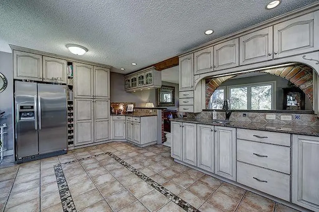 94 Redwood Meadows Drive Rural Rocky View County AB T3Z 1A3