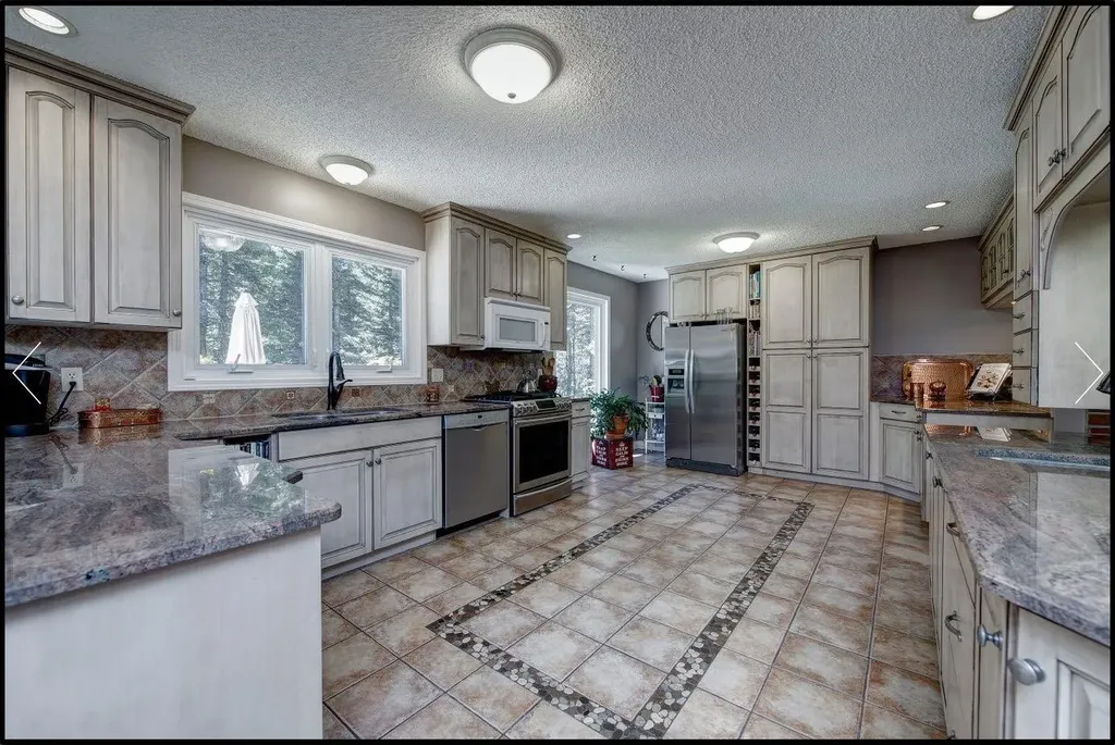 94 Redwood Meadows Drive Rural Rocky View County AB T3Z 1A3