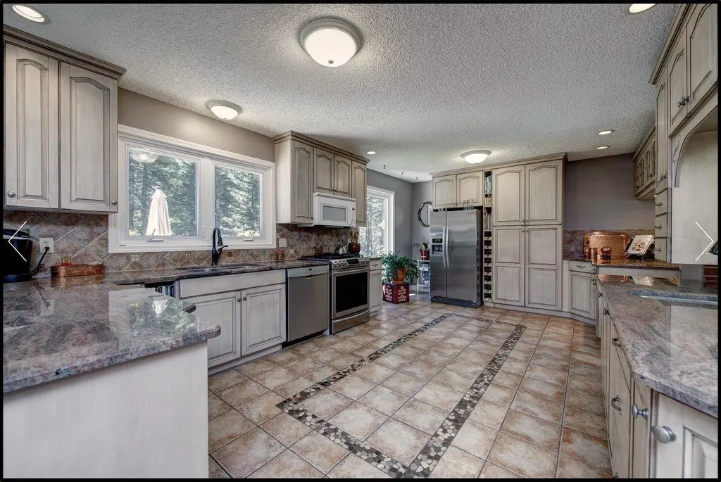 94 Redwood Meadows Drive Rural Rocky View County AB T3Z 1A3