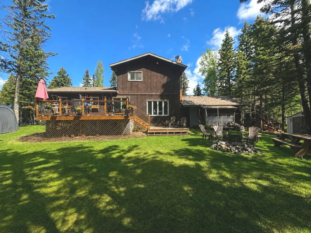 94 Redwood Meadows Drive Rural Rocky View County AB T3Z 1A3