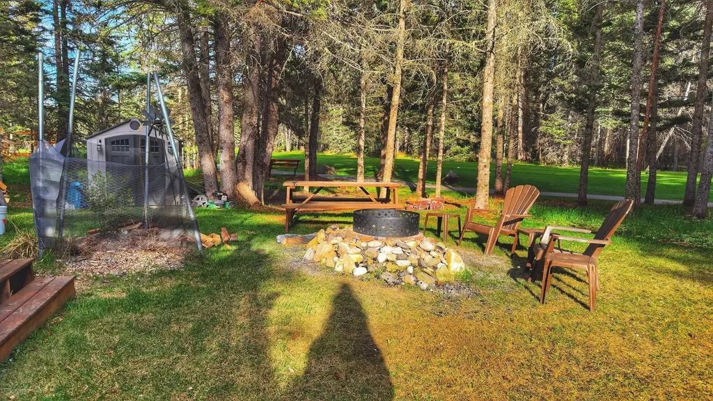 94 Redwood Meadows Drive Rural Rocky View County AB T3Z 1A3