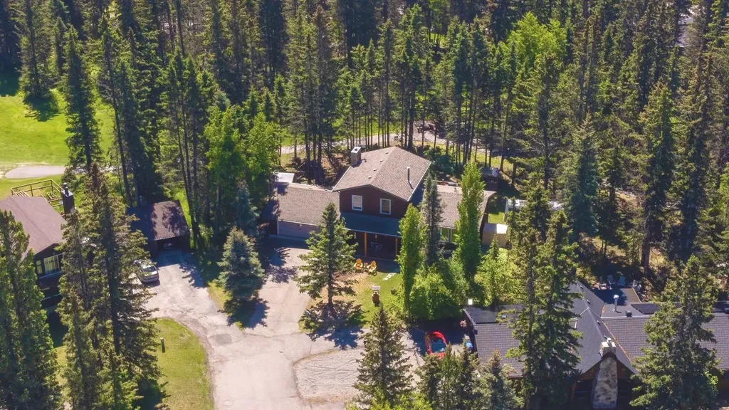 94 Redwood Meadows Drive Rural Rocky View County AB T3Z 1A3