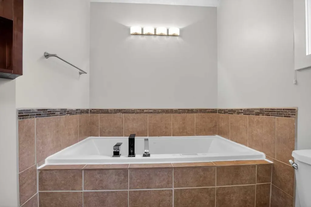 499 Sunmills Drive SE Calgary AB T2X 2N8