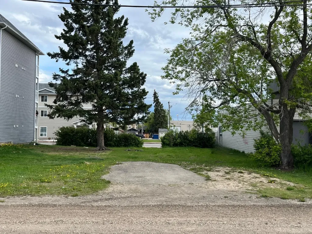 9716 100 Avenue Grande Prairie AB T8V 0T4