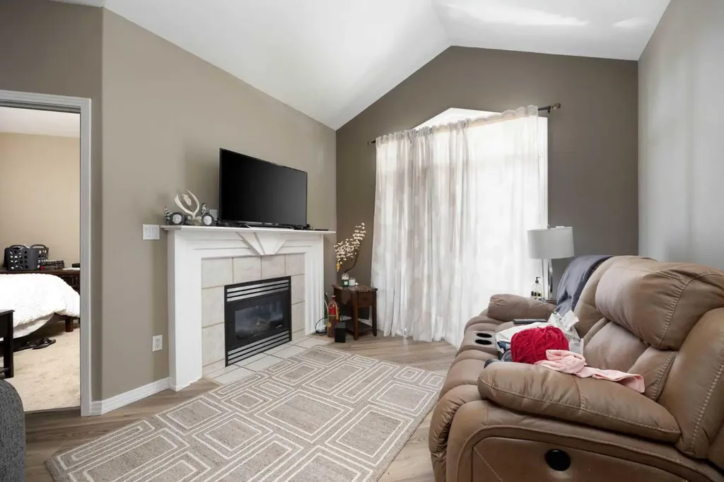 1095 Timberline Drive Fort Mcmurray AB T9K1Y7