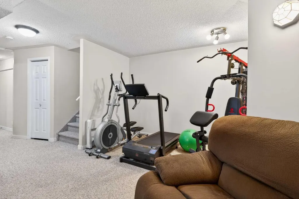 130 Harvest Park Circle NE Calgary AB T3K4V3