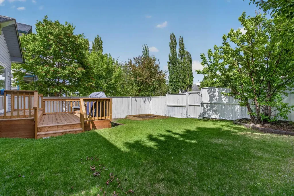 130 Harvest Park Circle NE Calgary AB T3K4V3