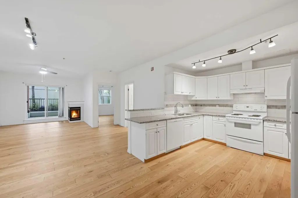 2134 Kensington Road NW Calgary AB T2N 3R7