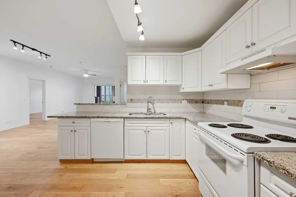 2134 Kensington Road NW Calgary AB T2N 3R7