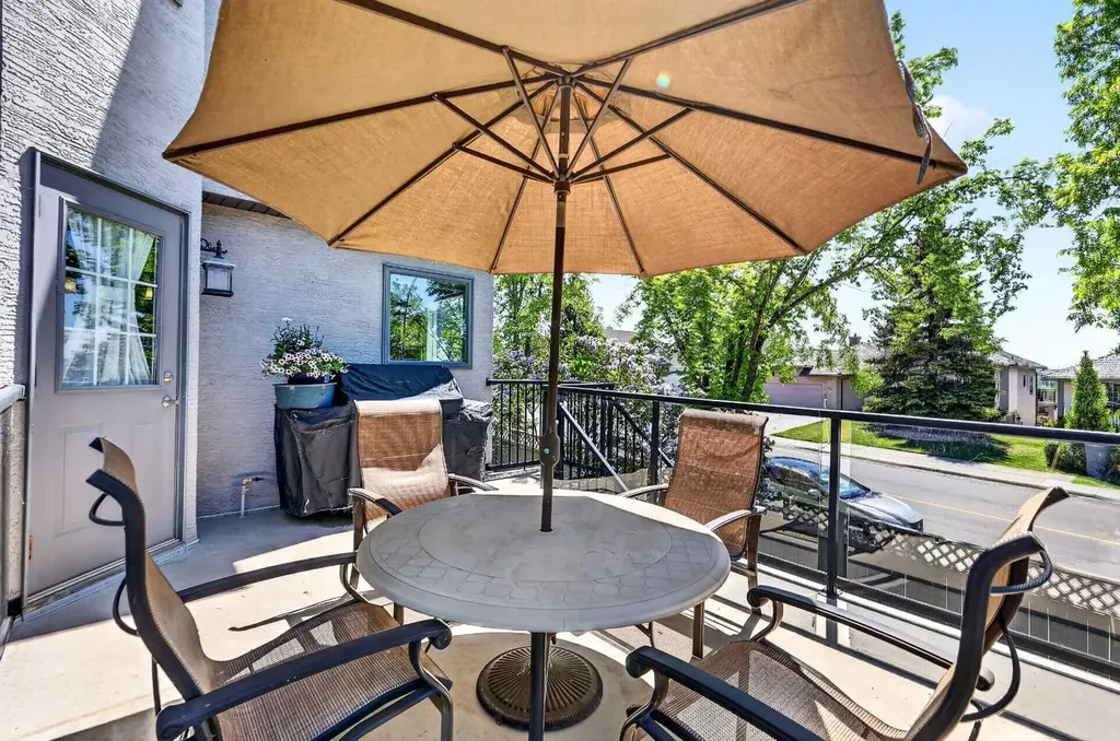 402 Douglas Park View SE Calgary AB T2Z 2N3
