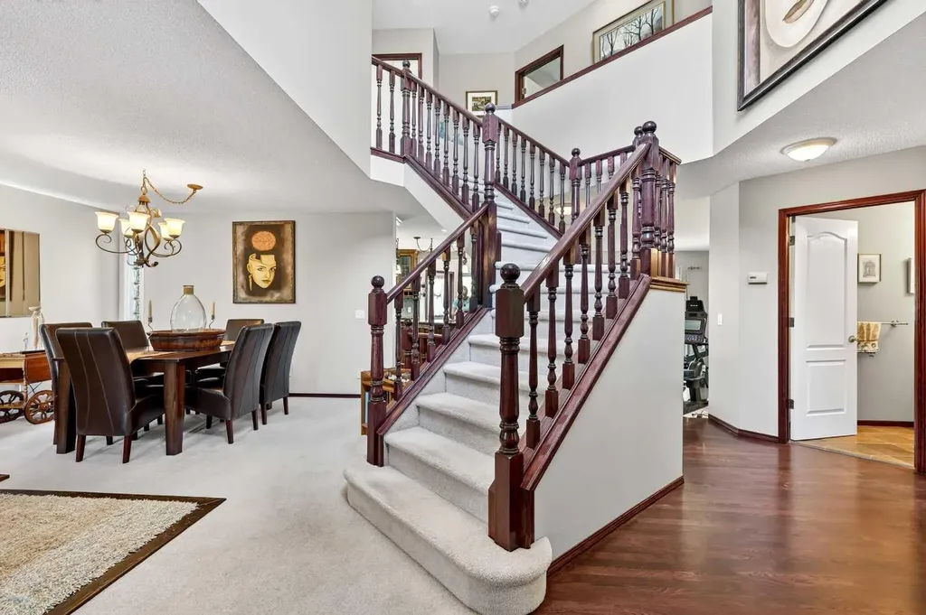 402 Douglas Park View SE Calgary AB T2Z 2N3