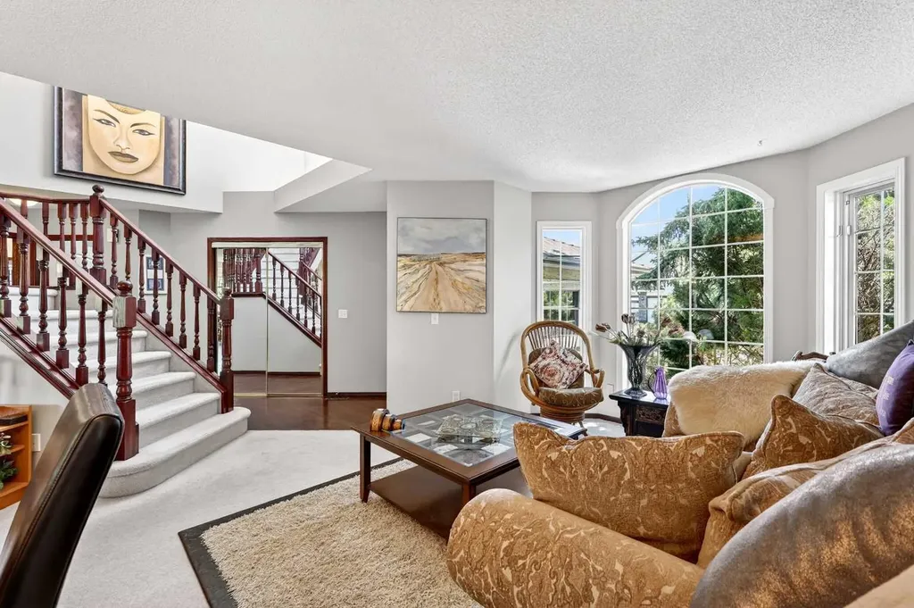 402 Douglas Park View SE Calgary AB T2Z 2N3