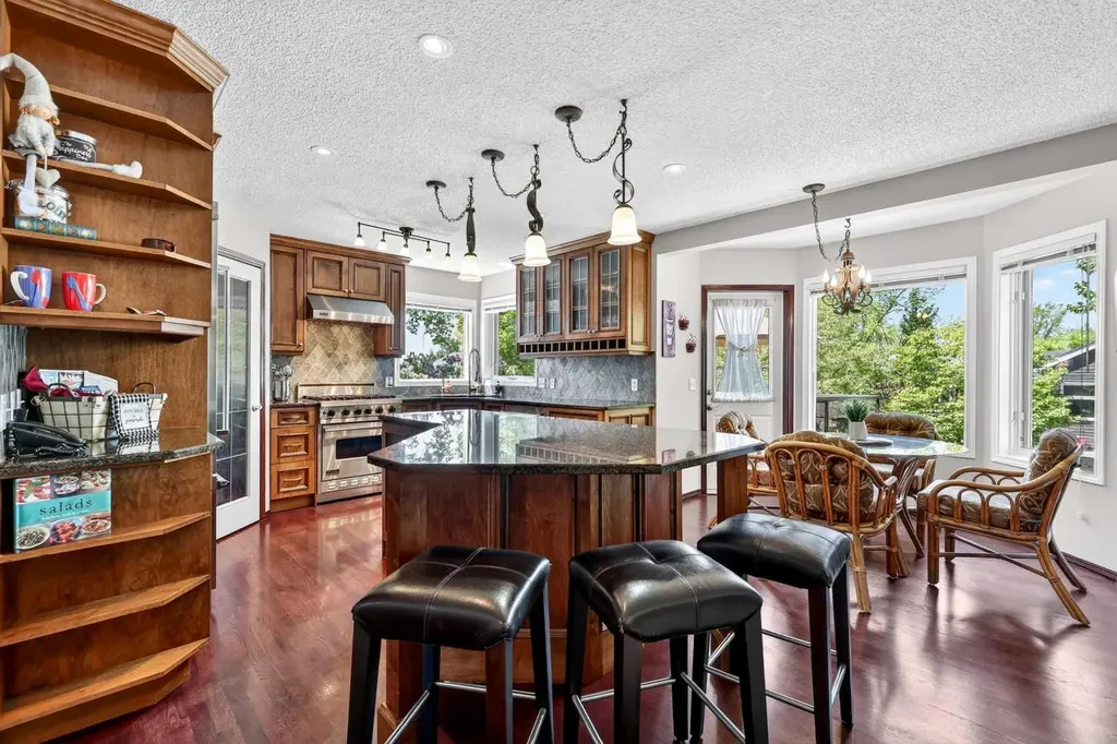 402 Douglas Park View SE Calgary AB T2Z 2N3