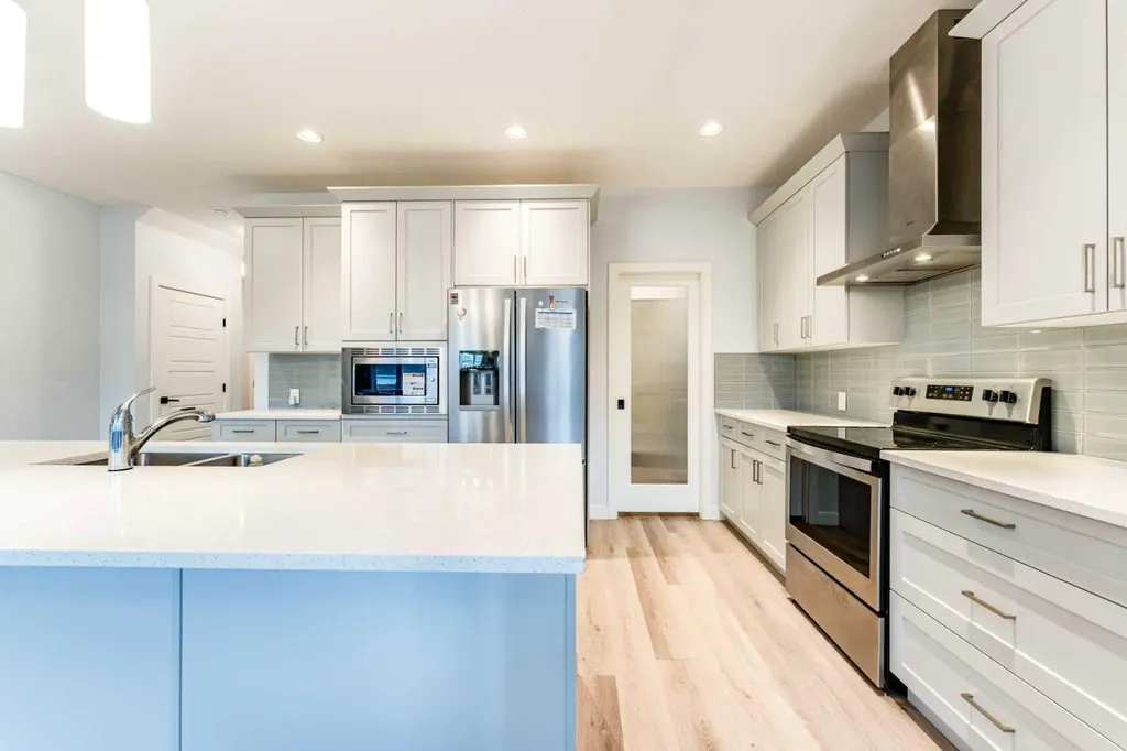 54 Evansfield Green NW Calgary AB T3P 1J9
