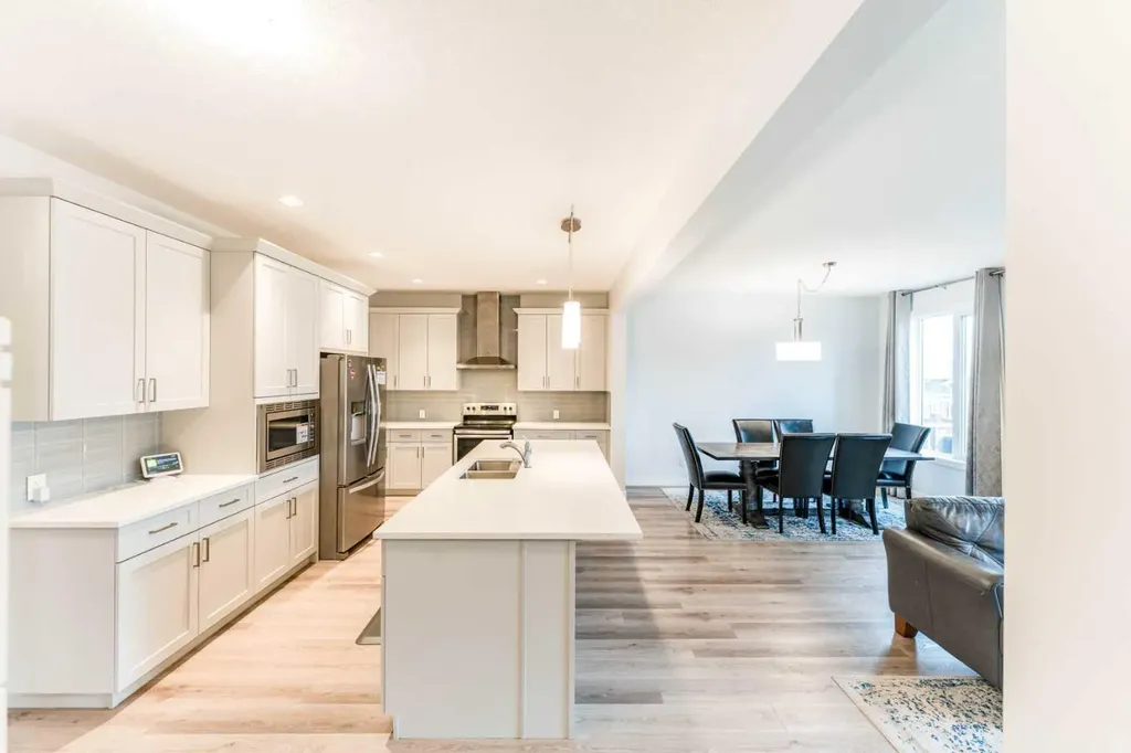 54 Evansfield Green NW Calgary AB T3P 1J9