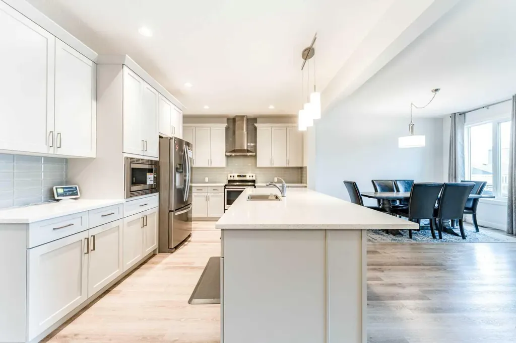 54 Evansfield Green NW Calgary AB T3P 1J9