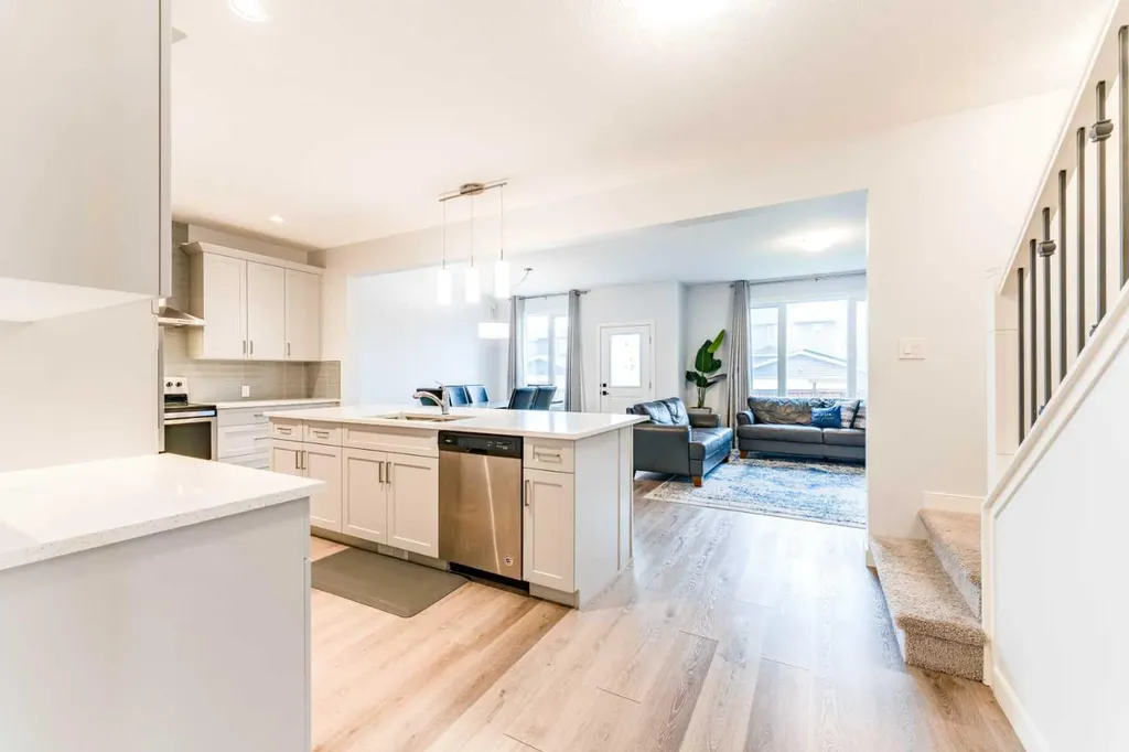 54 Evansfield Green NW Calgary AB T3P 1J9