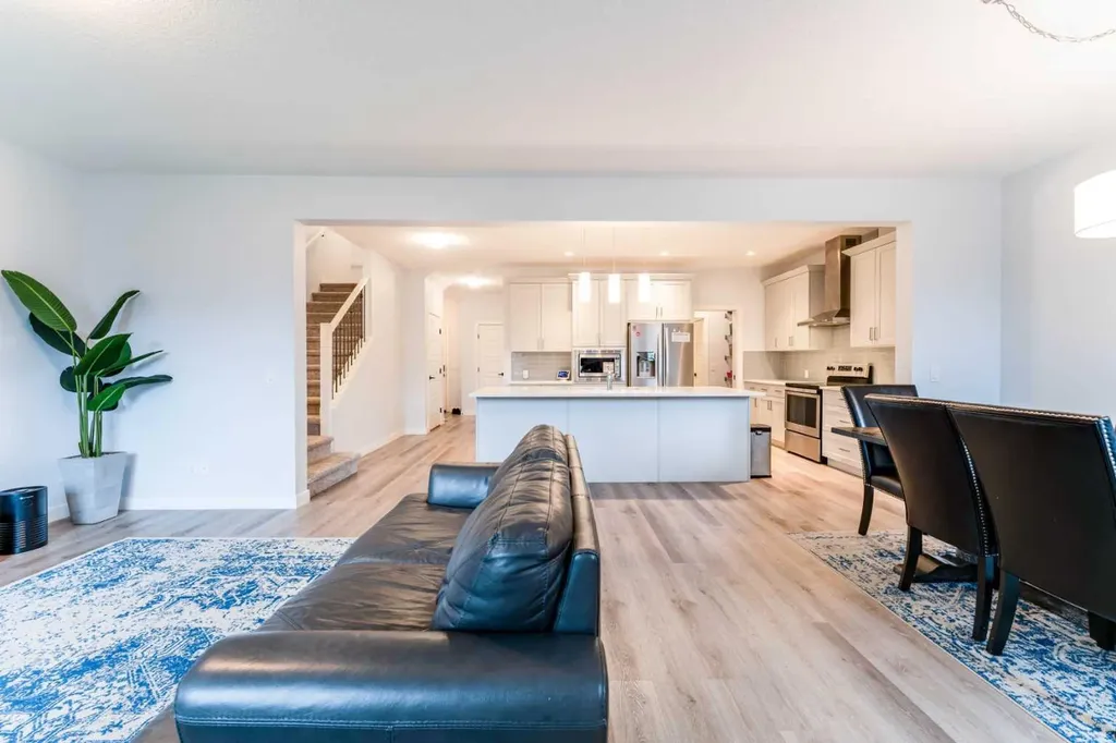 54 Evansfield Green NW Calgary AB T3P 1J9