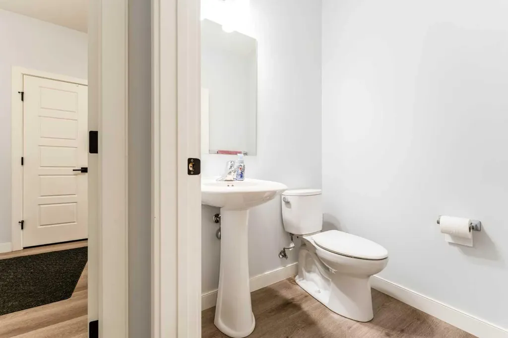 54 Evansfield Green NW Calgary AB T3P 1J9