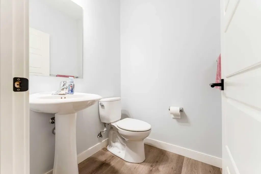 54 Evansfield Green NW Calgary AB T3P 1J9