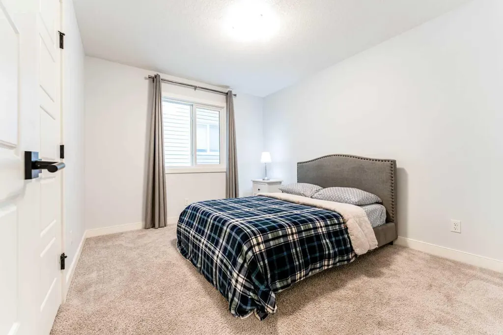 54 Evansfield Green NW Calgary AB T3P 1J9