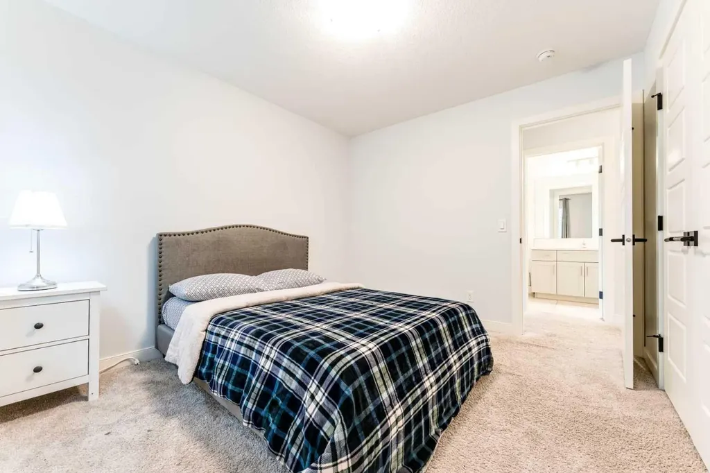 54 Evansfield Green NW Calgary AB T3P 1J9