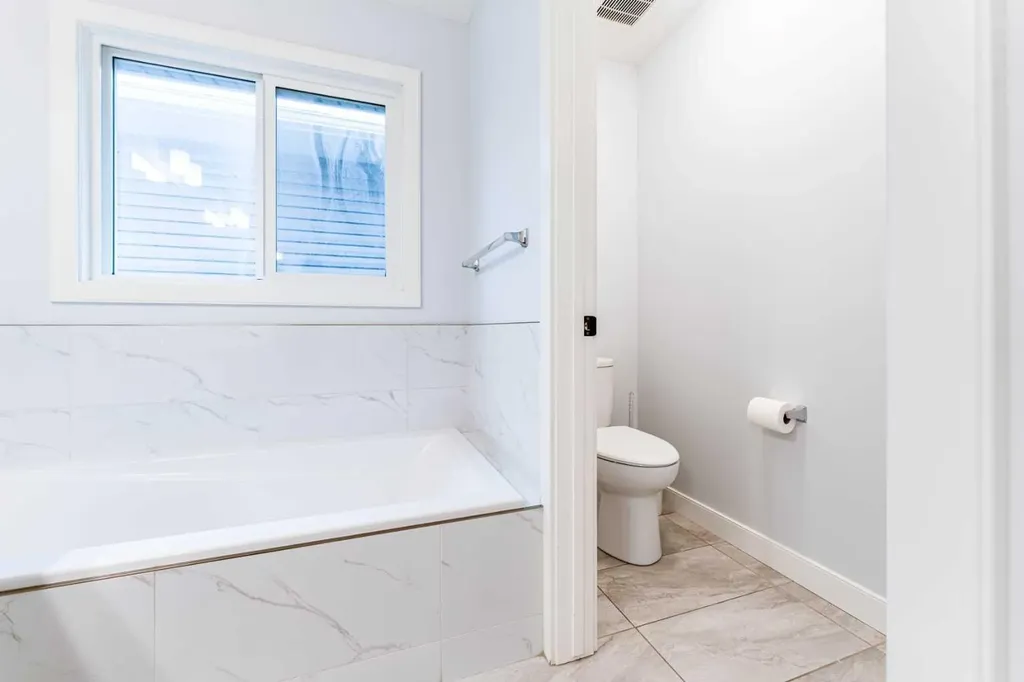 54 Evansfield Green NW Calgary AB T3P 1J9