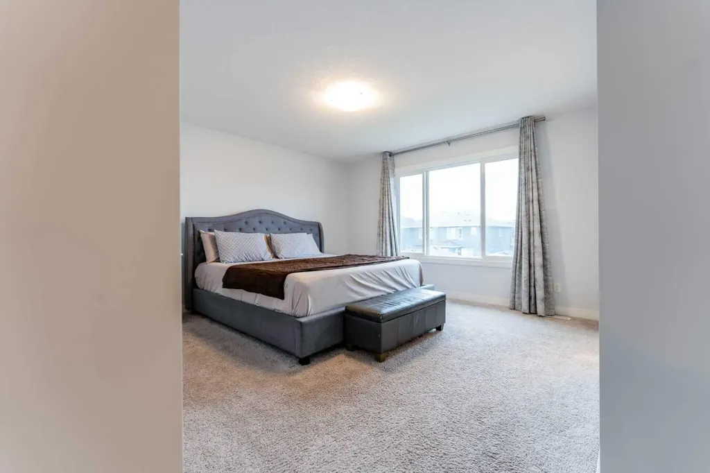 54 Evansfield Green NW Calgary AB T3P 1J9
