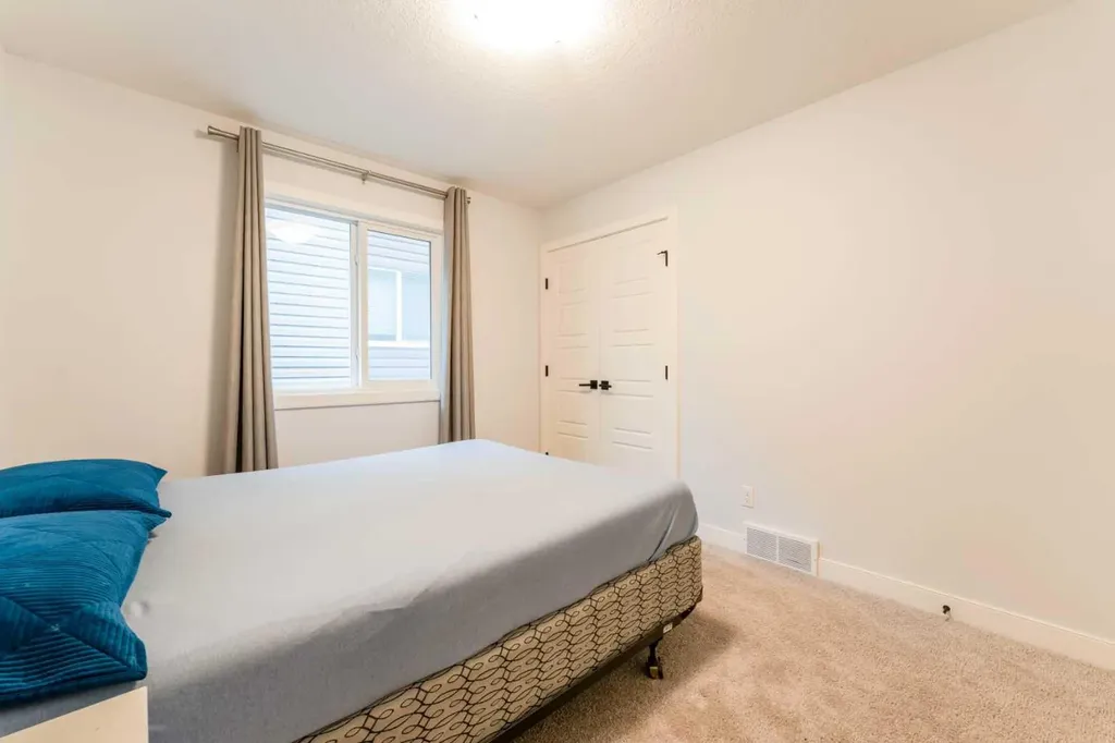 54 Evansfield Green NW Calgary AB T3P 1J9
