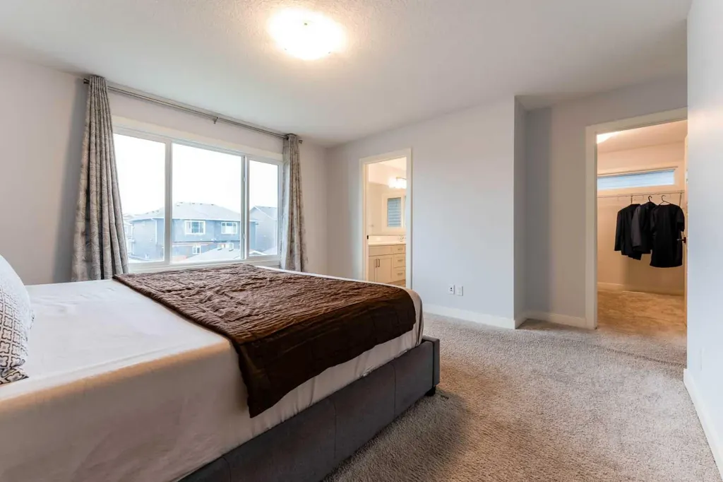 54 Evansfield Green NW Calgary AB T3P 1J9