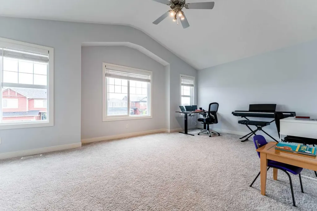 54 Evansfield Green NW Calgary AB T3P 1J9