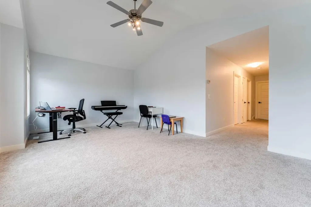 54 Evansfield Green NW Calgary AB T3P 1J9