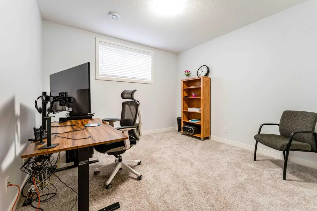 54 Evansfield Green NW Calgary AB T3P 1J9