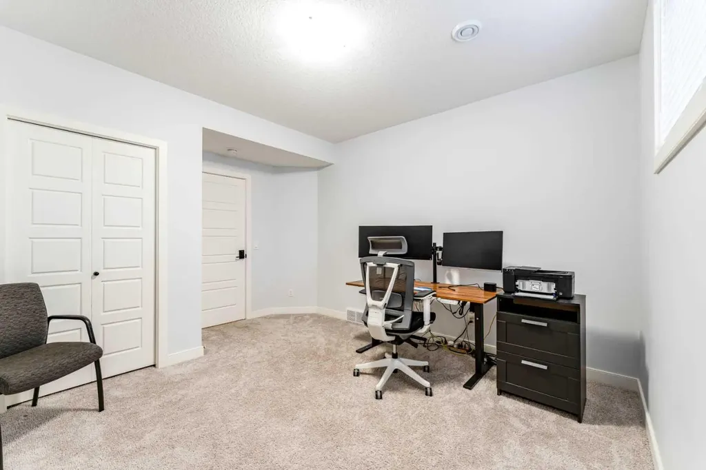 54 Evansfield Green NW Calgary AB T3P 1J9