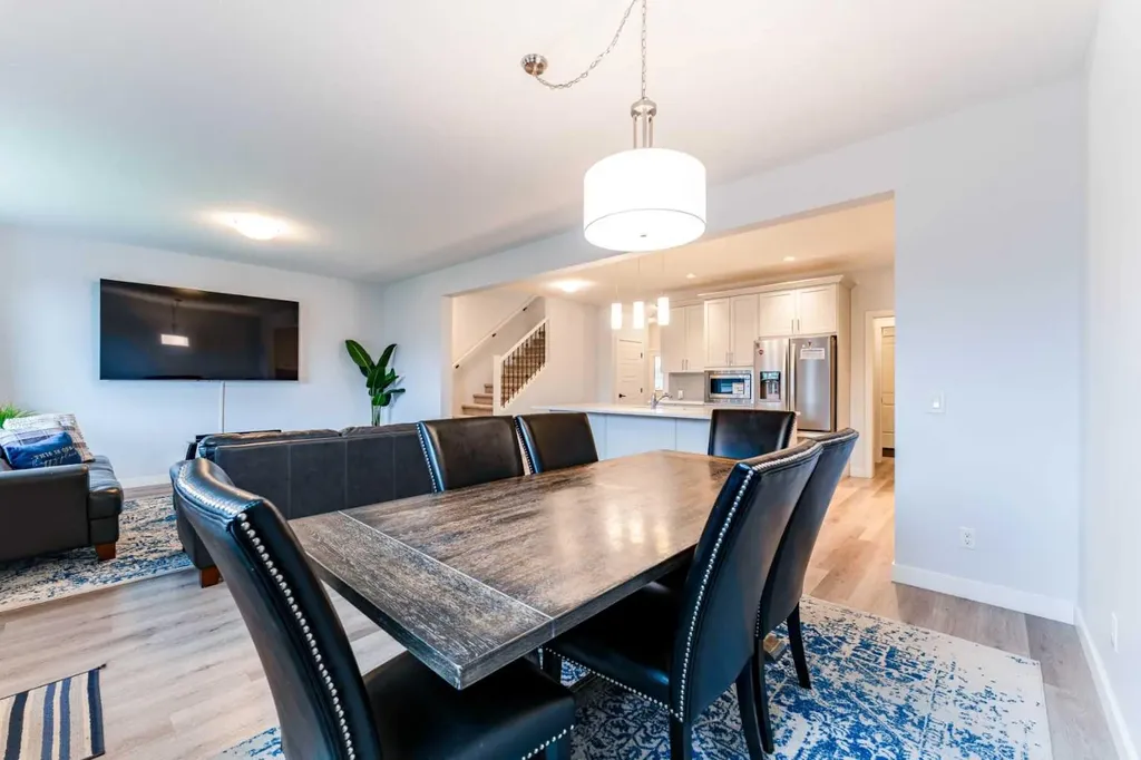54 Evansfield Green NW Calgary AB T3P 1J9