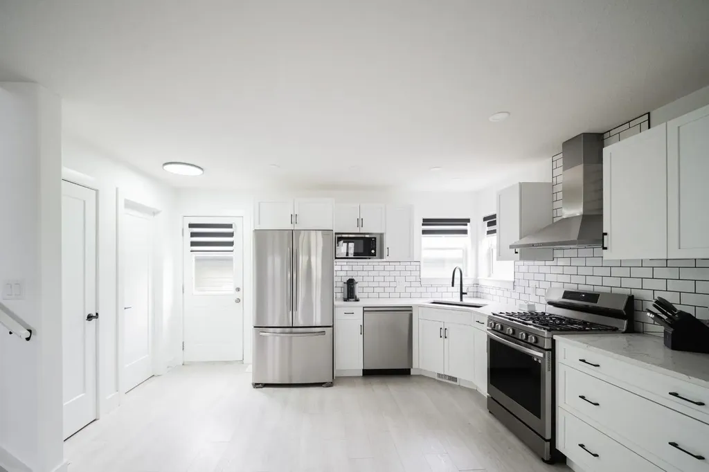 604 Athabasca Avenue Fort Mcmurray AB T9J 1H8