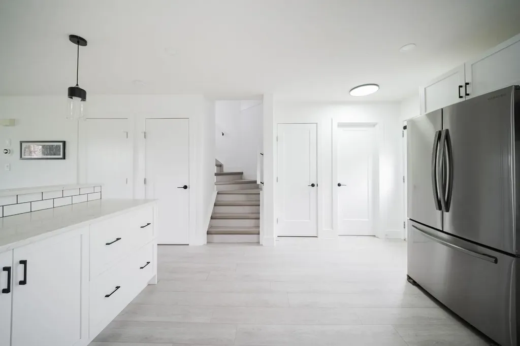 604 Athabasca Avenue Fort Mcmurray AB T9J 1H8