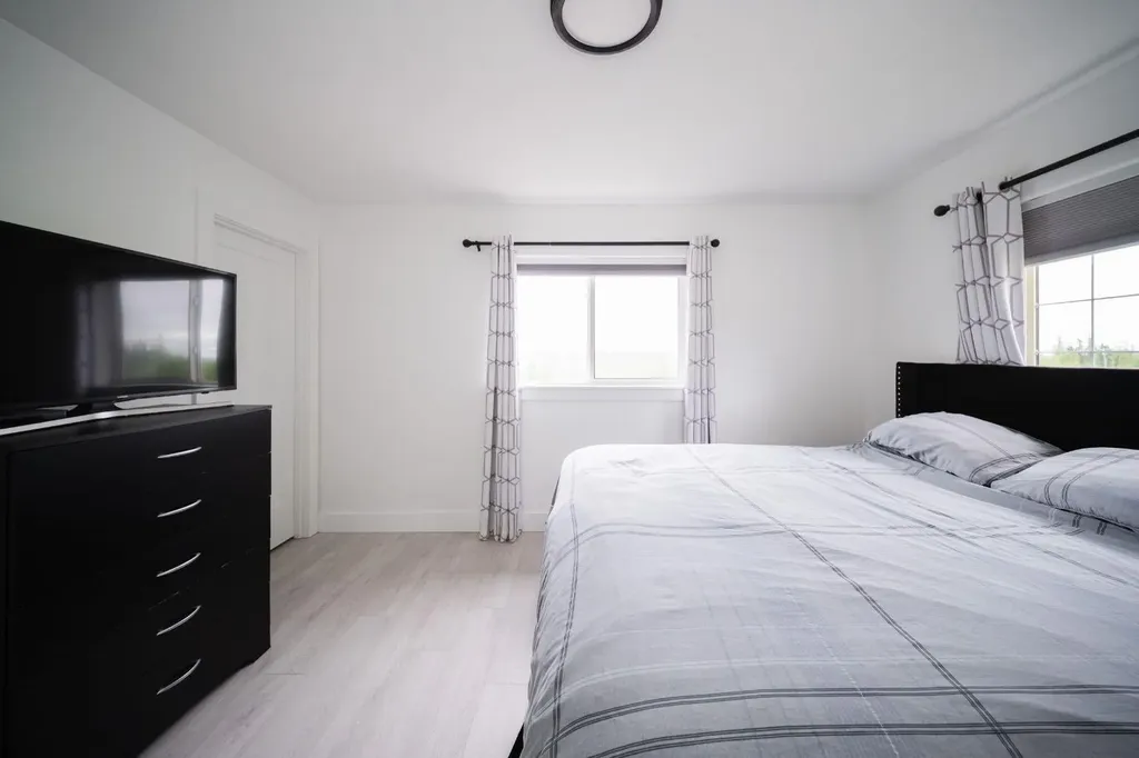 604 Athabasca Avenue Fort Mcmurray AB T9J 1H8