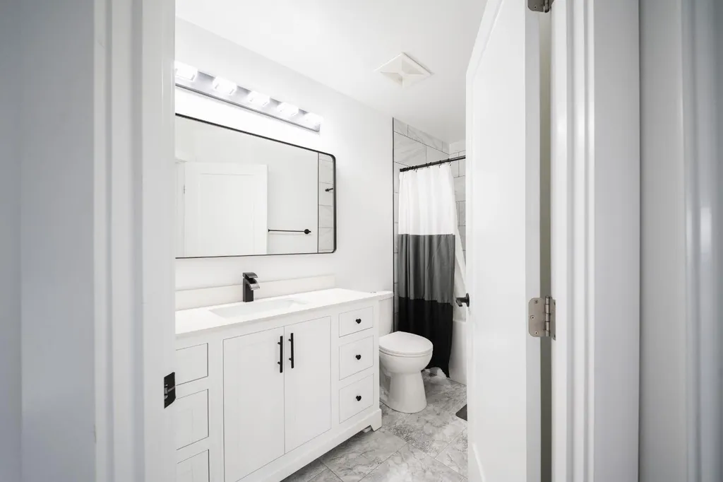 604 Athabasca Avenue Fort Mcmurray AB T9J 1H8