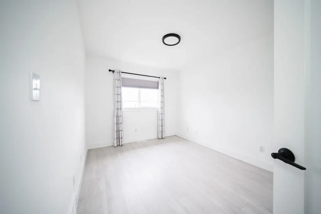 604 Athabasca Avenue Fort Mcmurray AB T9J 1H8