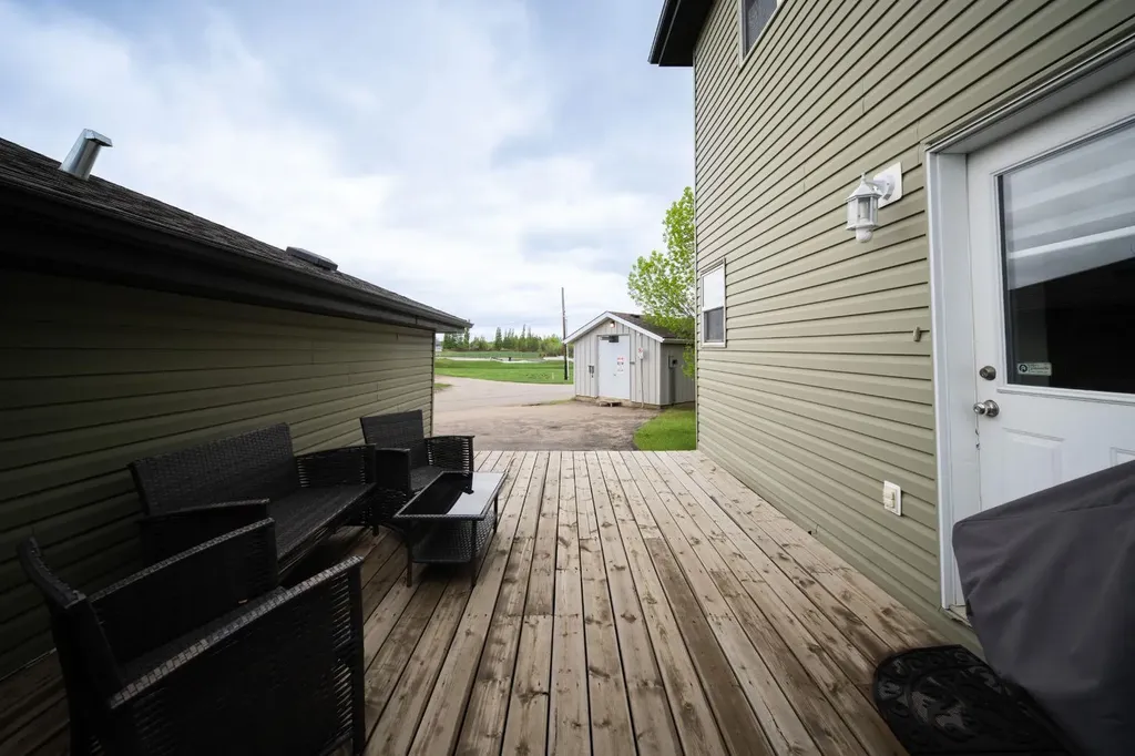 604 Athabasca Avenue Fort Mcmurray AB T9J 1H8