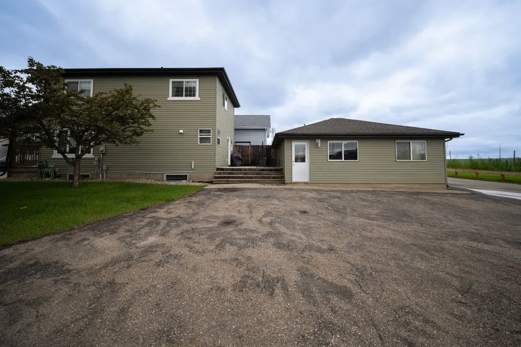 604 Athabasca Avenue Fort Mcmurray AB T9J 1H8